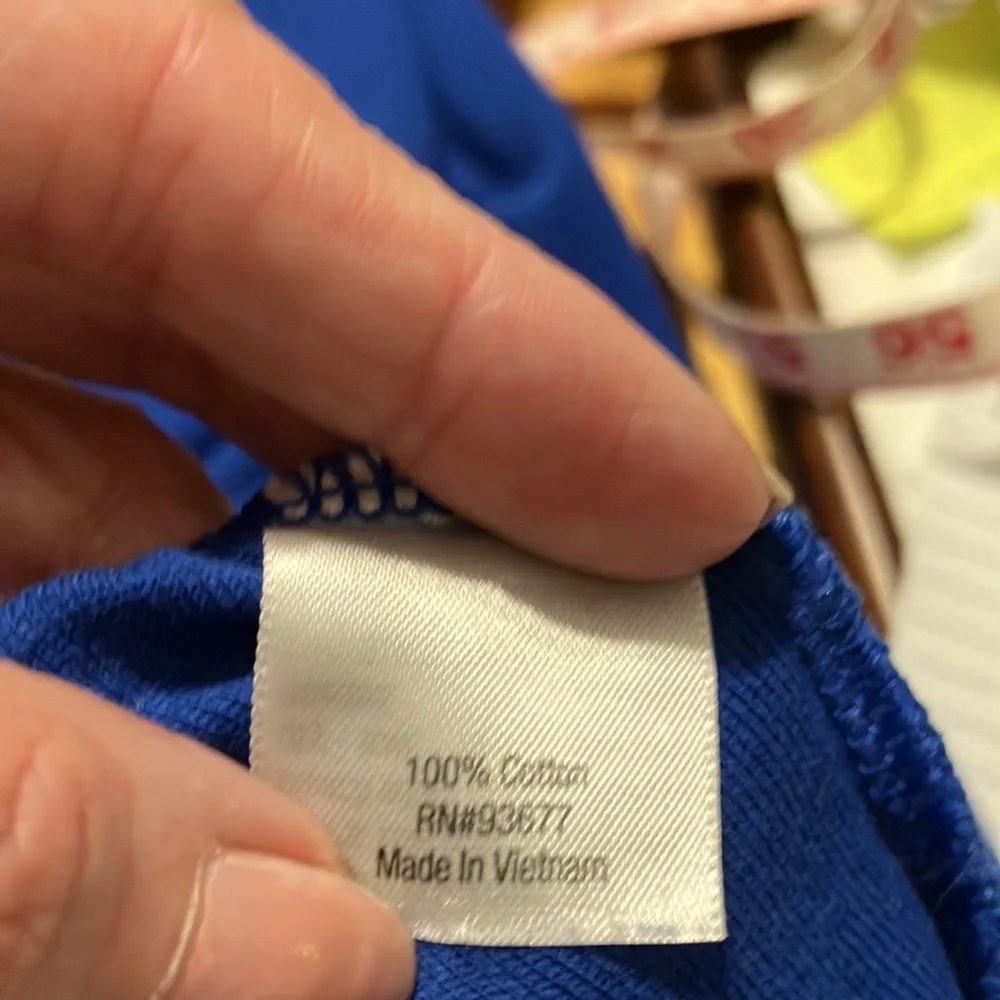 Woman’s Sleeveless 2 pack tank tops - Picture 5 of 6